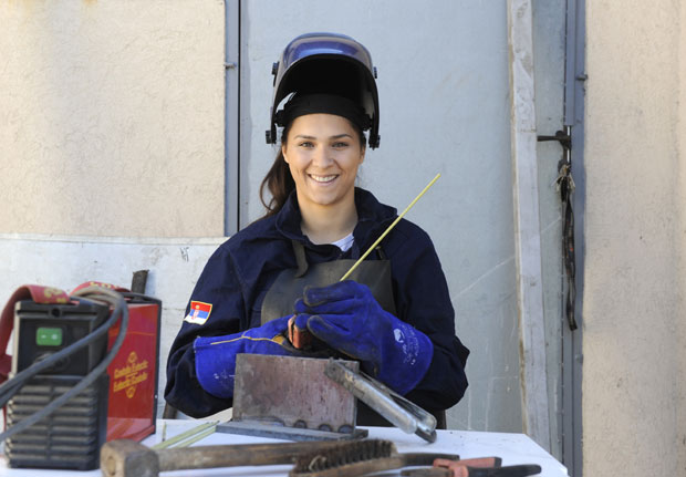 Варилац Јелена Аћимовић-девојка са нејспретнијим рукама на свету!